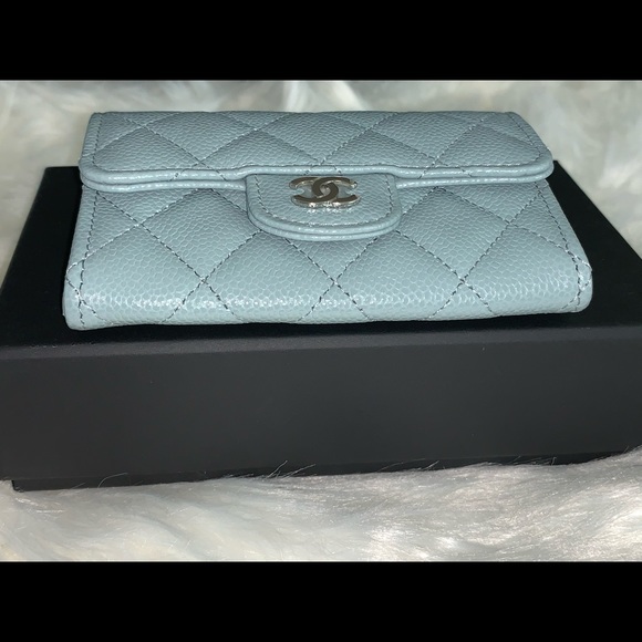 ❌❌SOLD elsewhere❌❌Chanel classic flap card holder - Picture 3 of 13